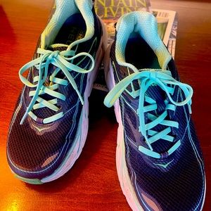 HOKA ONE ONE - Neutral